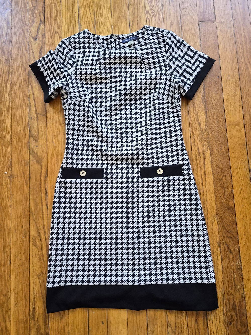 Black and White Houndstooth Short Sleeve Dress